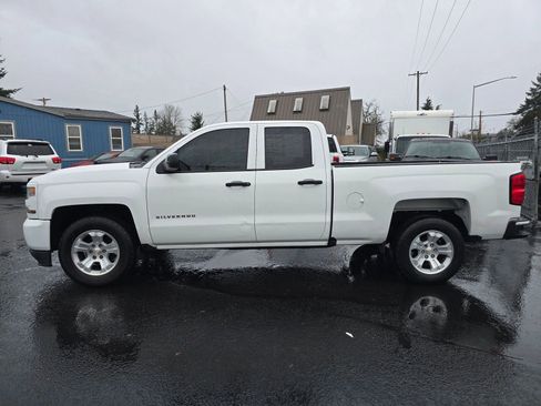 Used 2016 Chevrolet Silverado 1500 Custom w/ Custom Convenience Package image 2