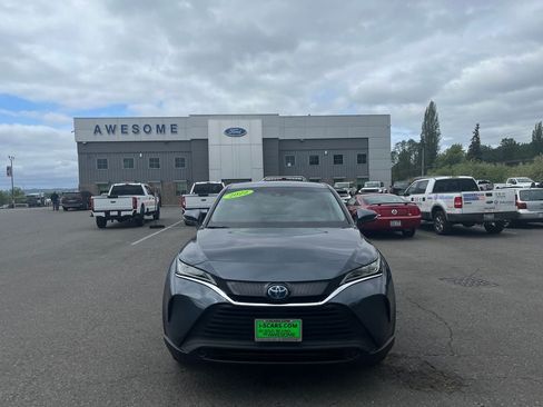 Used 2022 Toyota Venza LE AWD/4WD image 9