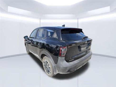 Used 2025 Nissan Kicks SV w/ Interior Electronics Package AWD/4WD image 8