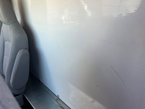 Used 2022 Ford E-450 and Econoline 450 Super Duty w/ Power Windows & Locks Group image 13