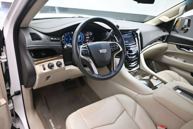 Used 2018 Cadillac Escalade ESV Premium Luxury AWD/4WD image 9