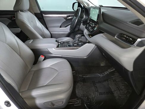 Used 2023 Toyota Highlander Limited AWD/4WD image 24