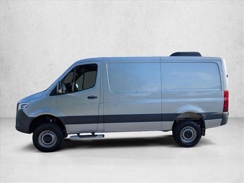 Used 2025 Mercedes-Benz Sprinter 2500 image 9