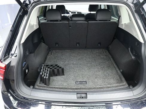 Used 2024 Volkswagen Tiguan SE image 25