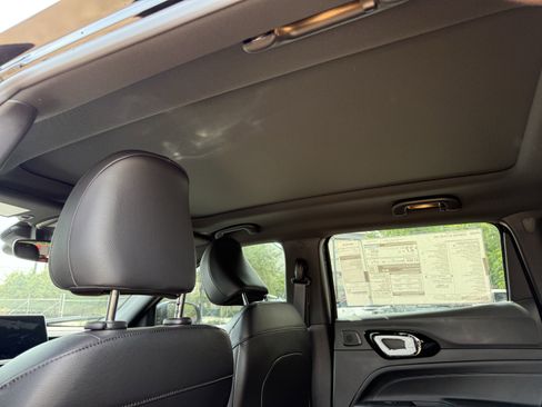 New 2025 Jeep Compass Latitude w/ Sun & Sound Group image 18