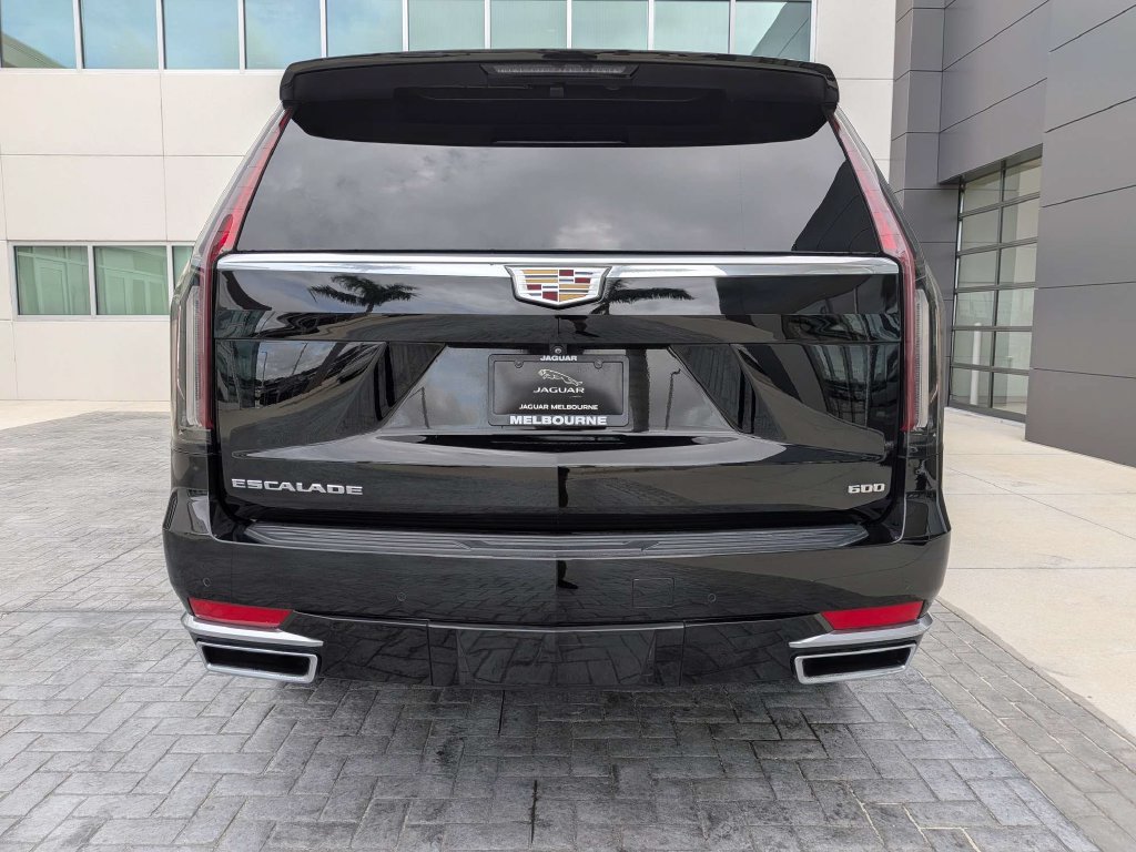 Used 2022 Cadillac Escalade Luxury w/ LPO, Floor Liner Package AWD/4WD image 4