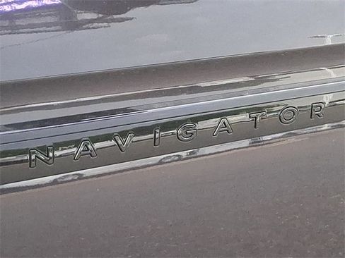 New 2025 Lincoln Navigator L Reserve w/ Jet Appearance Package image 10