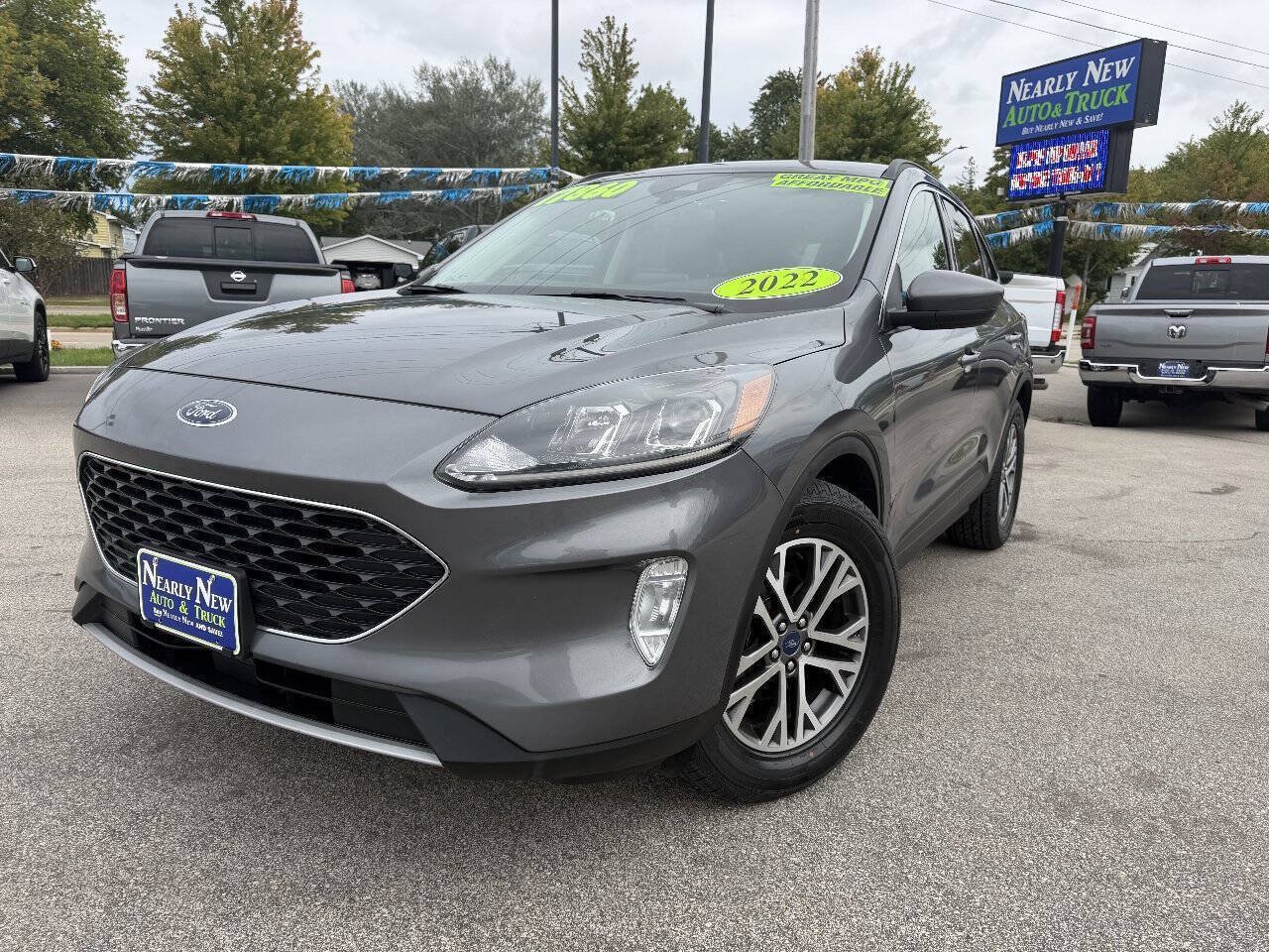 Used 2022 Ford Escape SEL w/ Equipment Group 302A AWD/4WD image 1