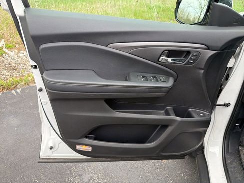 Used 2023 Honda Ridgeline RTL-E image 11