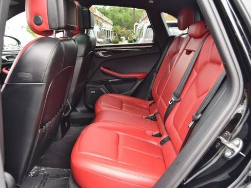 Used 2021 Porsche Macan AWD/4WD image 32
