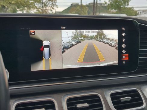 Used 2022 Mercedes-Benz GLS 450 4MATIC image 16