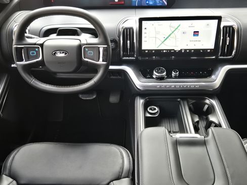 Used 2026 Ford Expedition Max Platinum w/ Stealth Appearance Package image 21