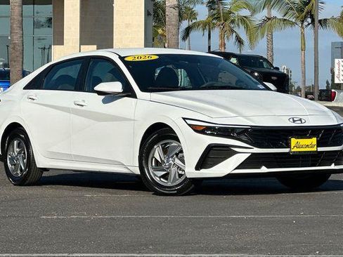 Certified 2026 Hyundai Elantra SE FWD image 2