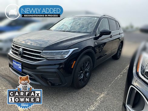 Used 2024 Volkswagen Tiguan SE AWD/4WD image 1