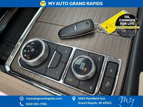 Used 2022 Ford Expedition Limited image 54