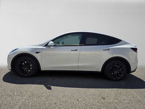 Used 2021 Tesla Model Y Long Range AWD/4WD image 6