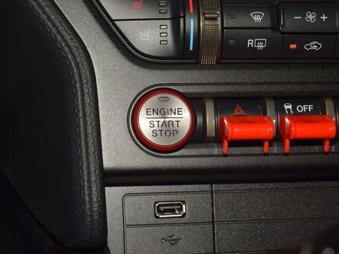 Used 2021 Ford Mustang Shelby GT500 w/ Technology Package RWD image 36