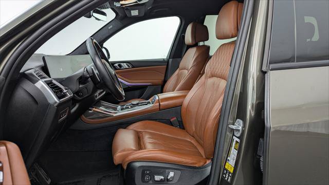 Used 2024 BMW X7 M60i AWD/4WD image 14