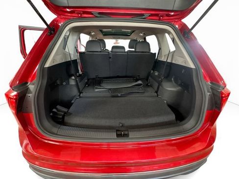 Certified 2023 Volkswagen Tiguan SE w/ Panoramic Sunroof Package FWD image 21