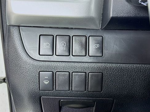 Used 2017 Toyota Highlander XLE AWD/4WD image 19