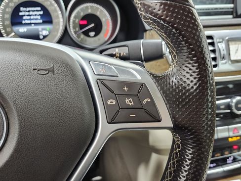 Used 2015 Mercedes-Benz E 350 4MATIC Sedan image 36