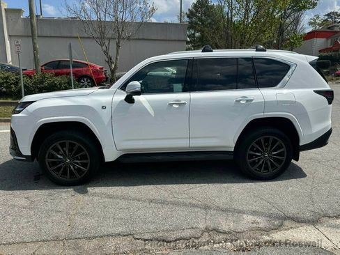 Used 2025 Lexus LX 600 F Sport AWD/4WD image 9