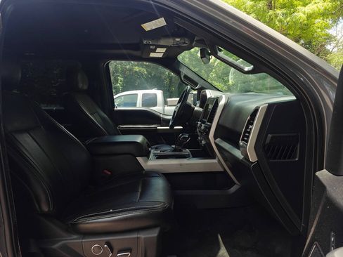 Used 2018 Ford F150 Lariat w/ Equipment Group 502A Luxury AWD/4WD image 18