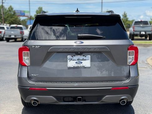 Used 2021 Ford Explorer XLT w/ Equipment Group 202A RWD image 6