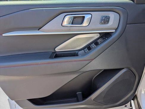Certified 2025 Ford Explorer ST RWD image 10