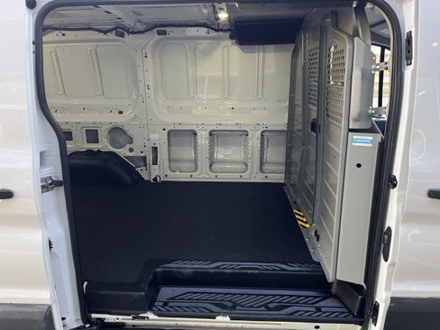 Used 2018 Ford Transit 250 130 Low Roof image 20