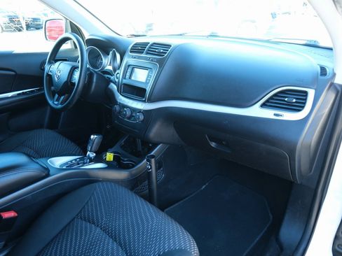 Used 2020 Dodge Journey SE w/ Blacktop Package image 30