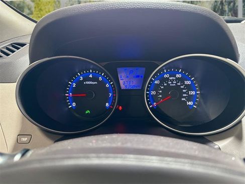 Used 2011 Hyundai Tucson GLS FWD image 17