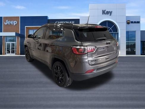 Used 2022 Jeep Compass Altitude w/ Sun and Sound Group image 3