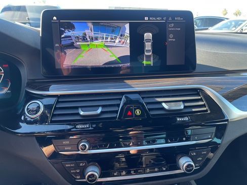 Used 2022 BMW 540i w/ M Sport Package image 22