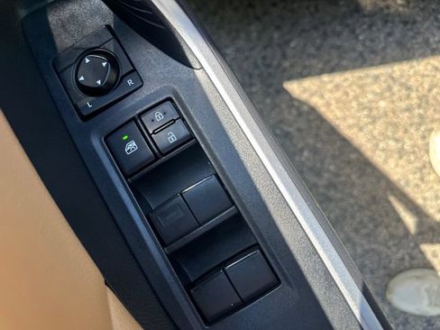 Used 2025 Toyota RAV4 LE AWD/4WD image 26