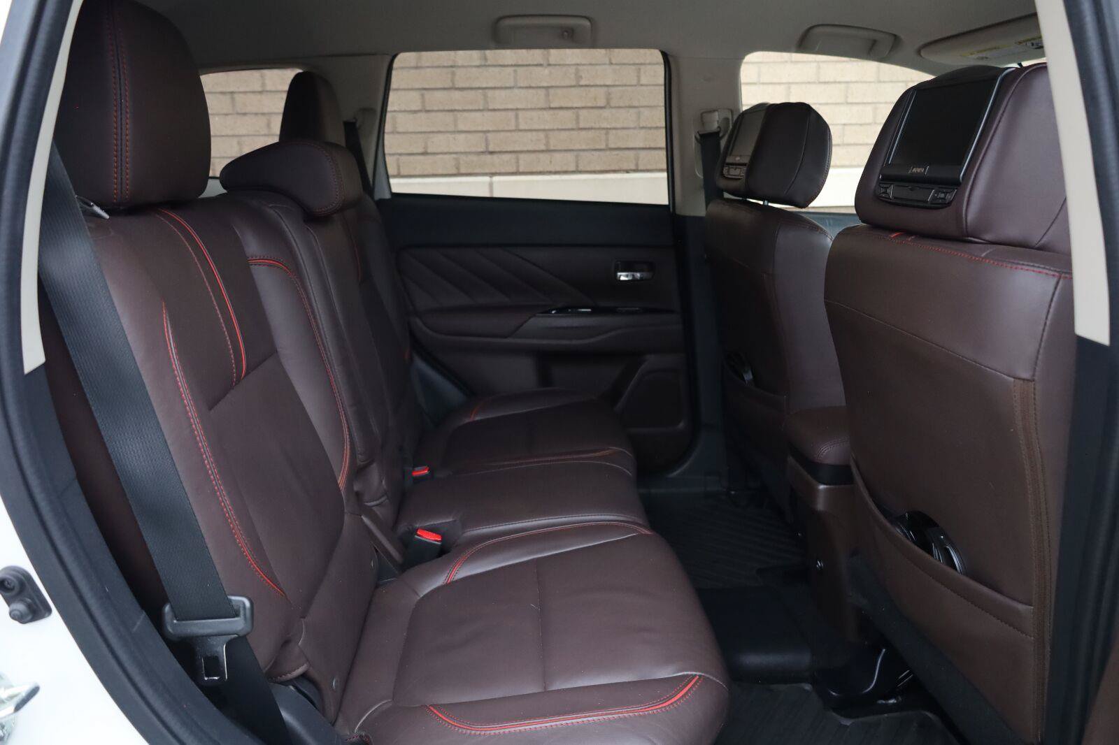 Used 2018 Mitsubishi Outlander GT AWD/4WD image 26