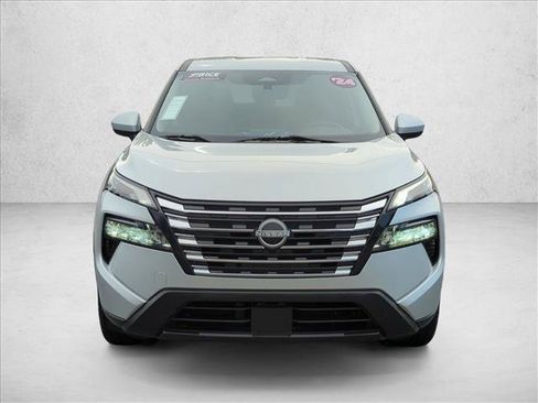 Used 2024 Nissan Rogue SV FWD image 2