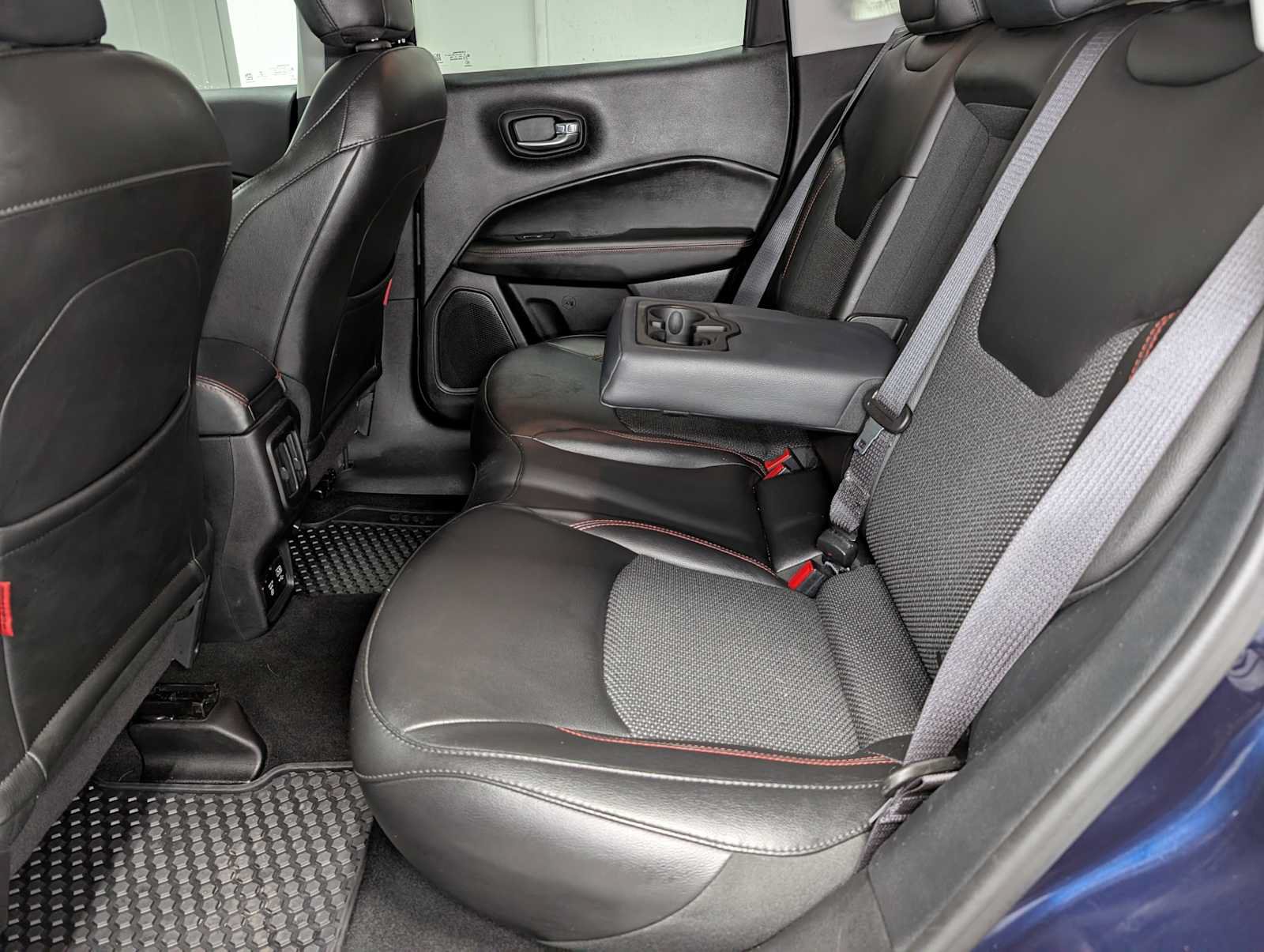 Used 2019 Jeep Compass Trailhawk w/ Cold Weather Group AWD/4WD image 21
