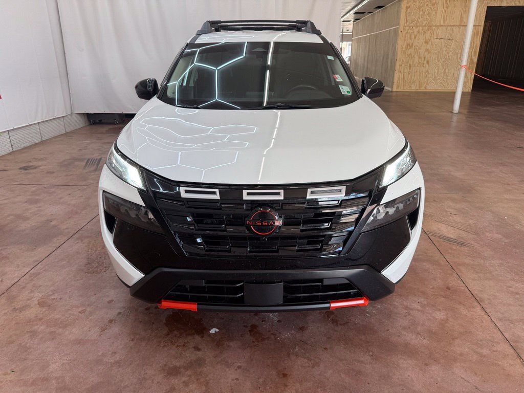 Used 2025 Nissan Rogue SV AWD/4WD image 8