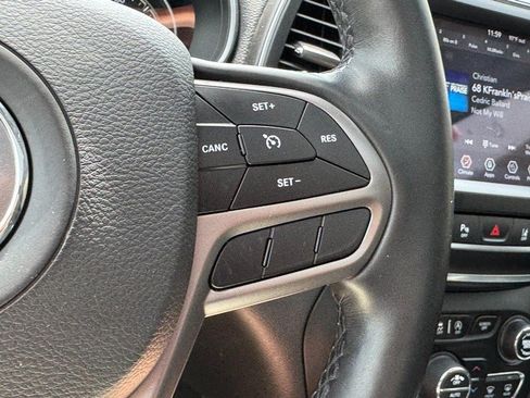 Used 2021 Jeep Cherokee Latitude Lux w/ Sun & Sound Group AWD/4WD image 22