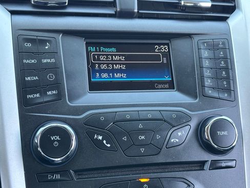 Used 2016 Ford Fusion SE w/ Equipment Group 201A image 8