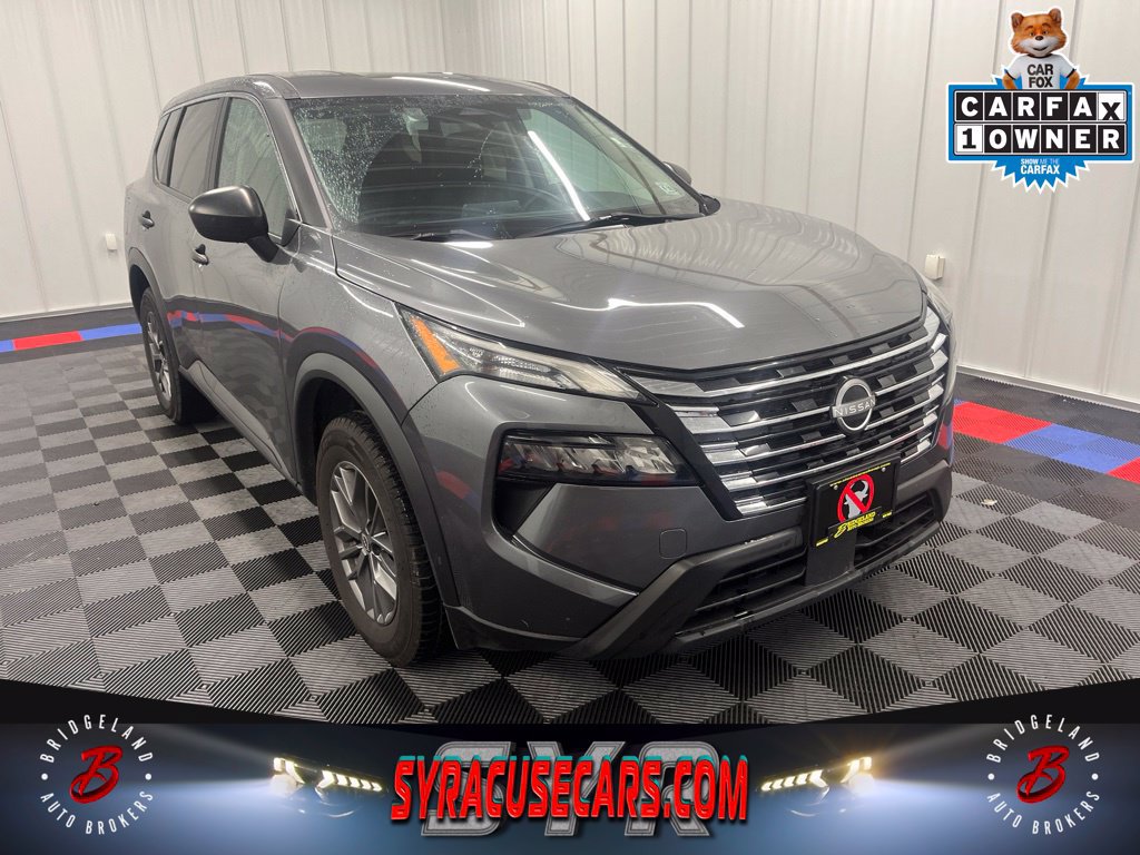 Used 2024 Nissan Rogue S AWD/4WD image 1
