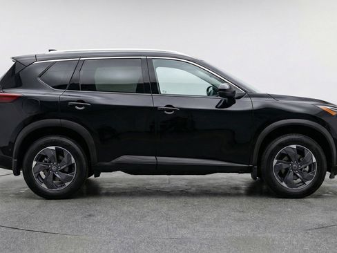 Used 2025 Nissan Rogue SV AWD/4WD image 11