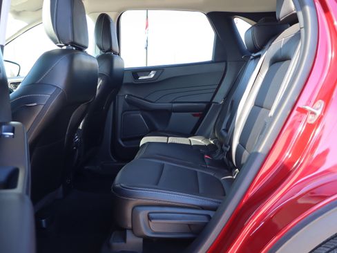 Used 2022 Ford Escape SEL image 11