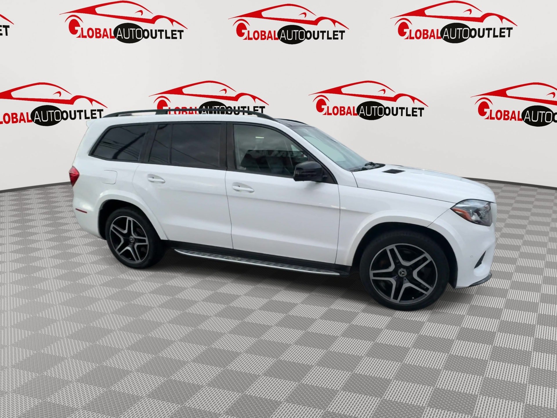 Used 2018 Mercedes-Benz GLS 550 4MATIC w/ Driver Assistance Package image 9