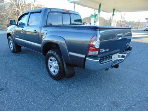 Used 2013 Toyota Tacoma 4x4 Double Cab w/ SR5 Pkg image 4