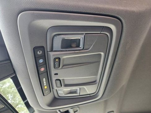 Used 2019 Chevrolet Silverado 1500 LT w/ Texas Edition image 28