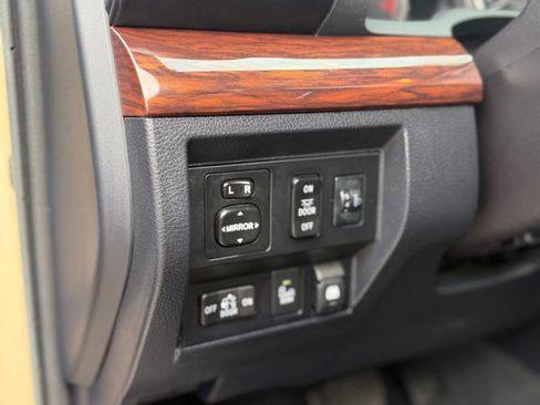 Used 2017 Toyota Tundra Limited w/ Limited Premium Package image 92
