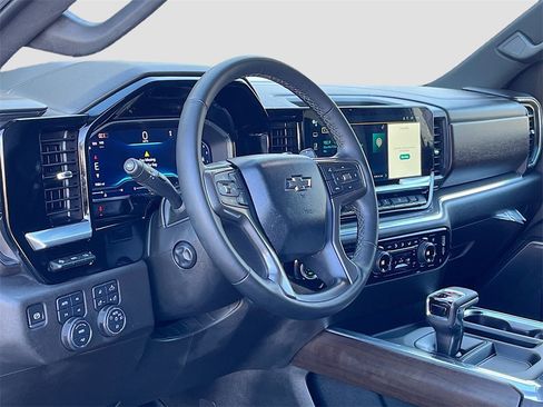 Used 2024 Chevrolet Silverado 1500 High Country w/ High Country Premium Package image 9