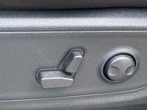Used 2025 RAM 1500 Big Horn AWD/4WD image 11